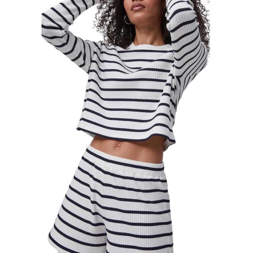 FRENCH CONNECTION Navy Blue White striped ribbed sweater crop top/short set sz L